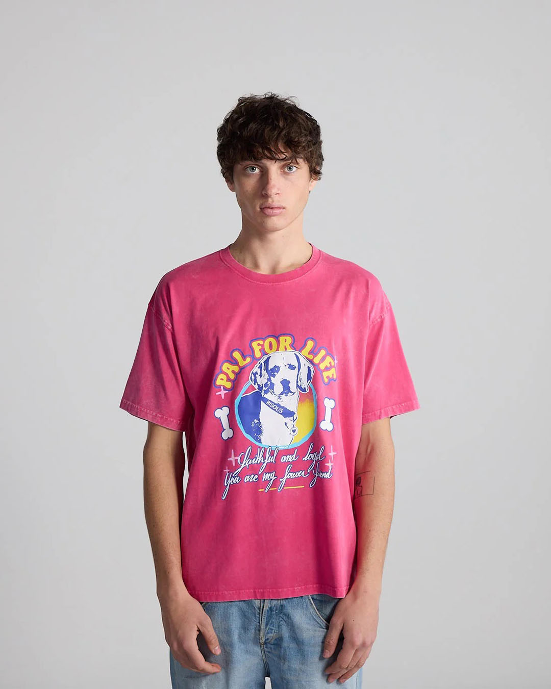T‑Shirt Pal 4 Life Washed Fluo Pink Bisous Skateboards en coton rose fluo délavé, coupe regular, impression graphique Pal 4 Life