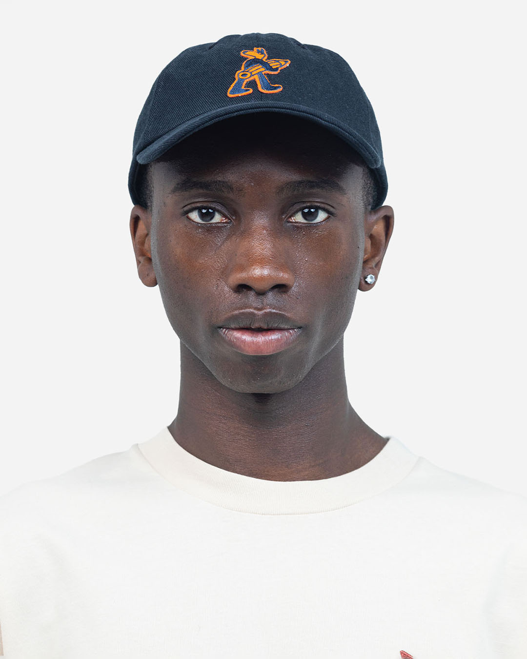 Casquette Six Panel Doggy Bleu Nuit OLOW en coton biologique bleu nuit, coupe six panel, motif Doggy