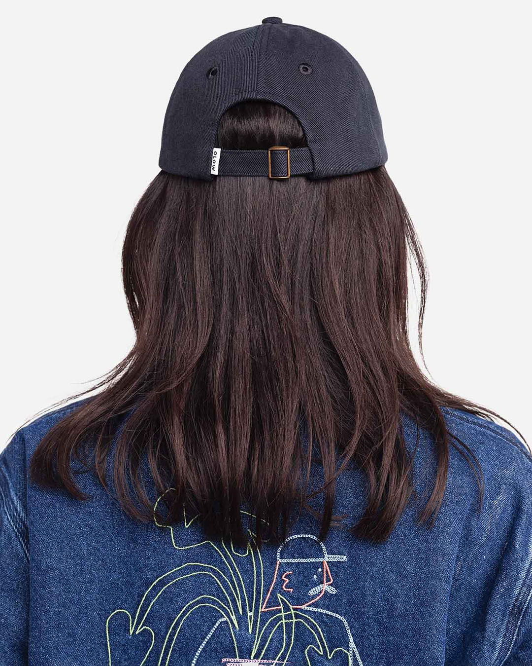 Casquette Six Panel Doggy Bleu Nuit OLOW en coton biologique bleu nuit, coupe six panel, motif Doggy