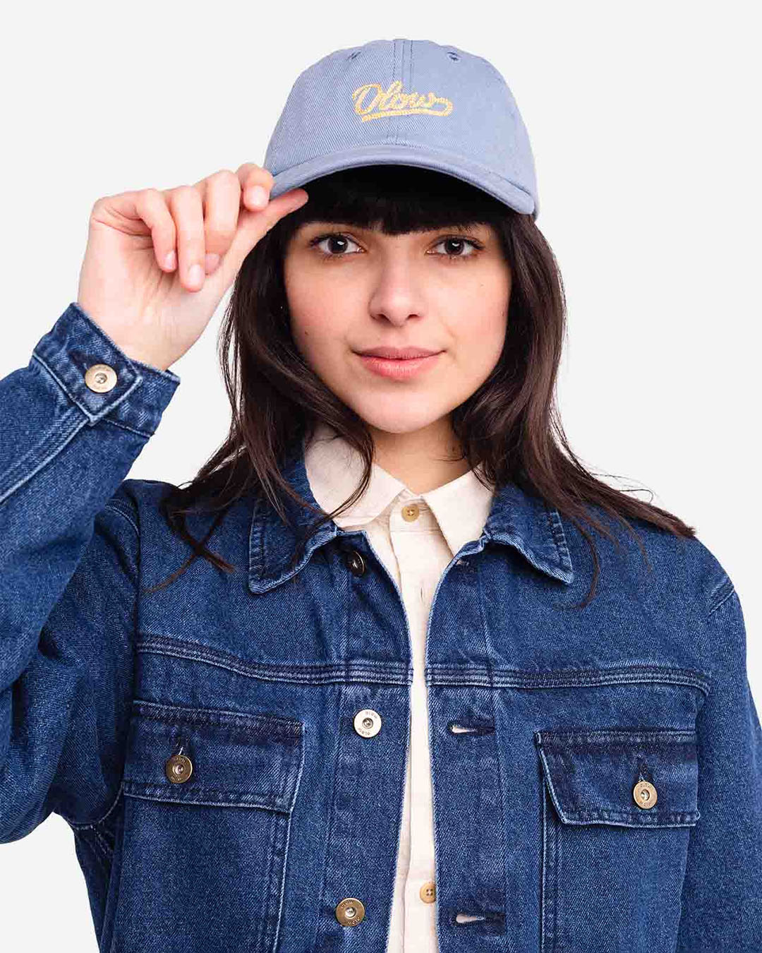 Casquette Six Panel Signature Bleu Azur OLOW en coton biologique bleu azur, coupe six panel, visière courbée