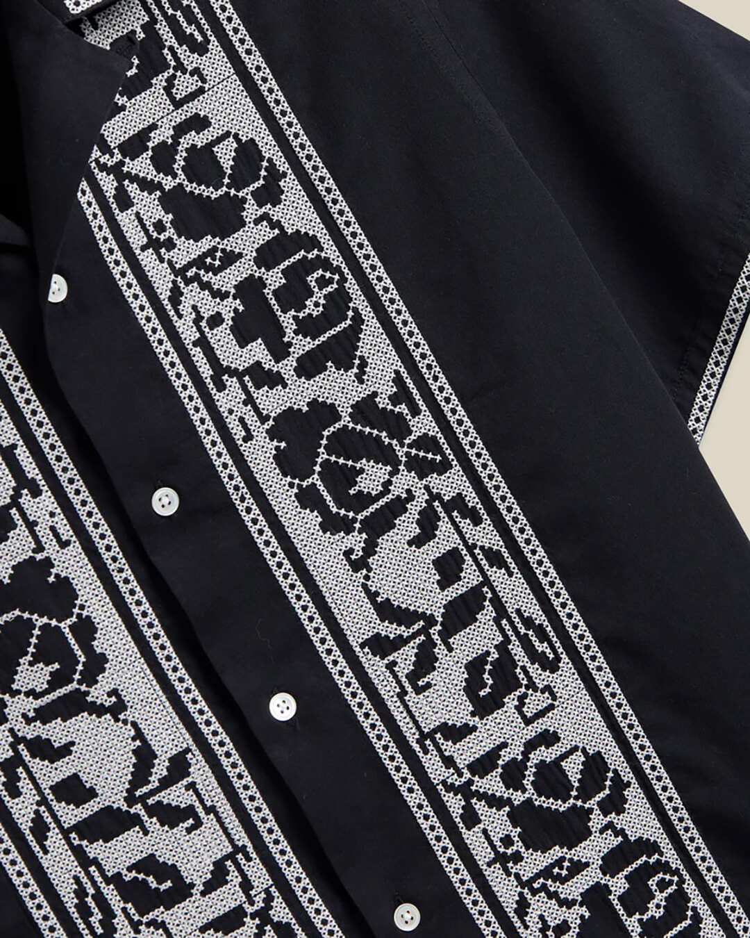 Chemise Cross Stitch Black Portuguese Flannel en coton léger avec broderie