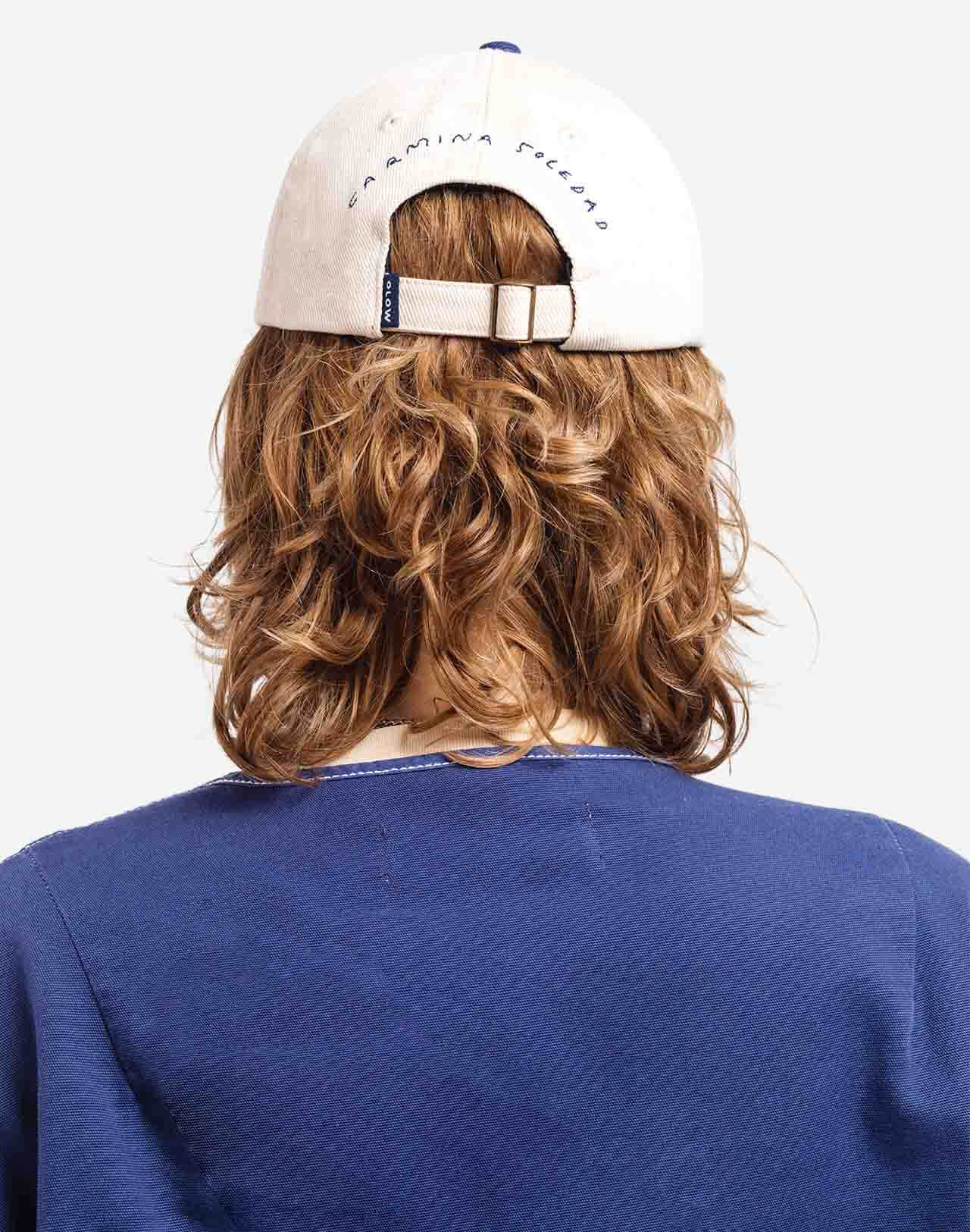Casquette Six Panel Écrue OLOW coton biologique broderie style vintage minimaliste